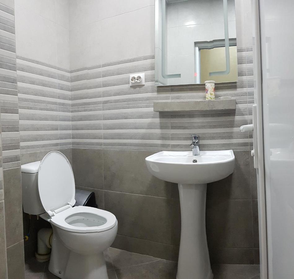 Guest House 15A كوتايسي المظهر الخارجي الصورة