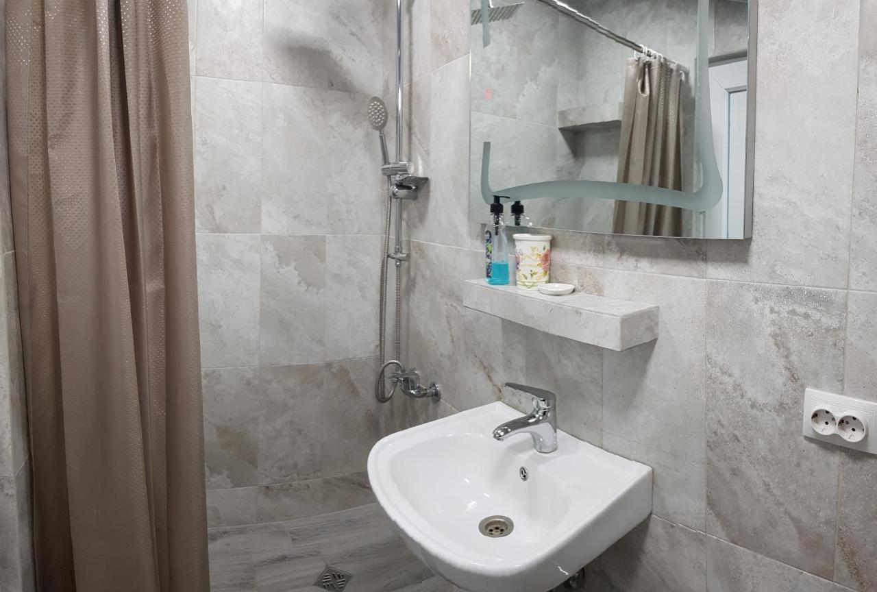 Guest House 15A كوتايسي المظهر الخارجي الصورة