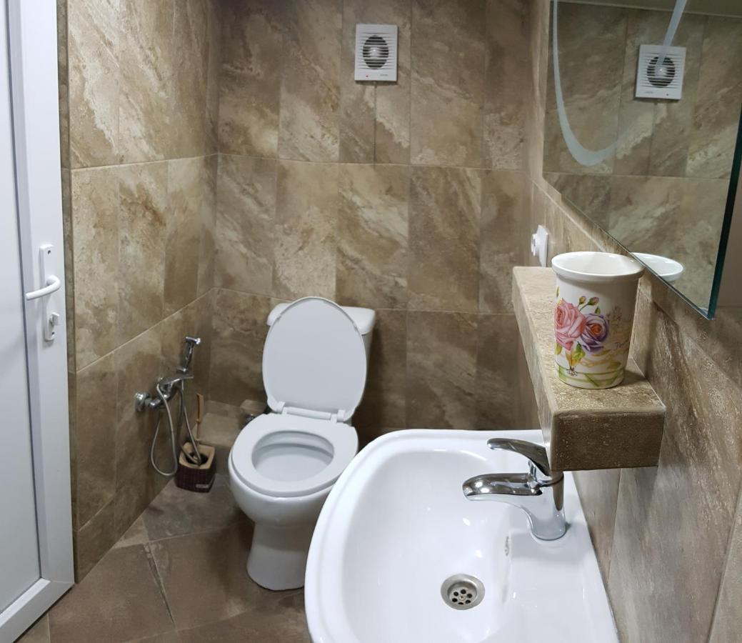 Guest House 15A كوتايسي المظهر الخارجي الصورة