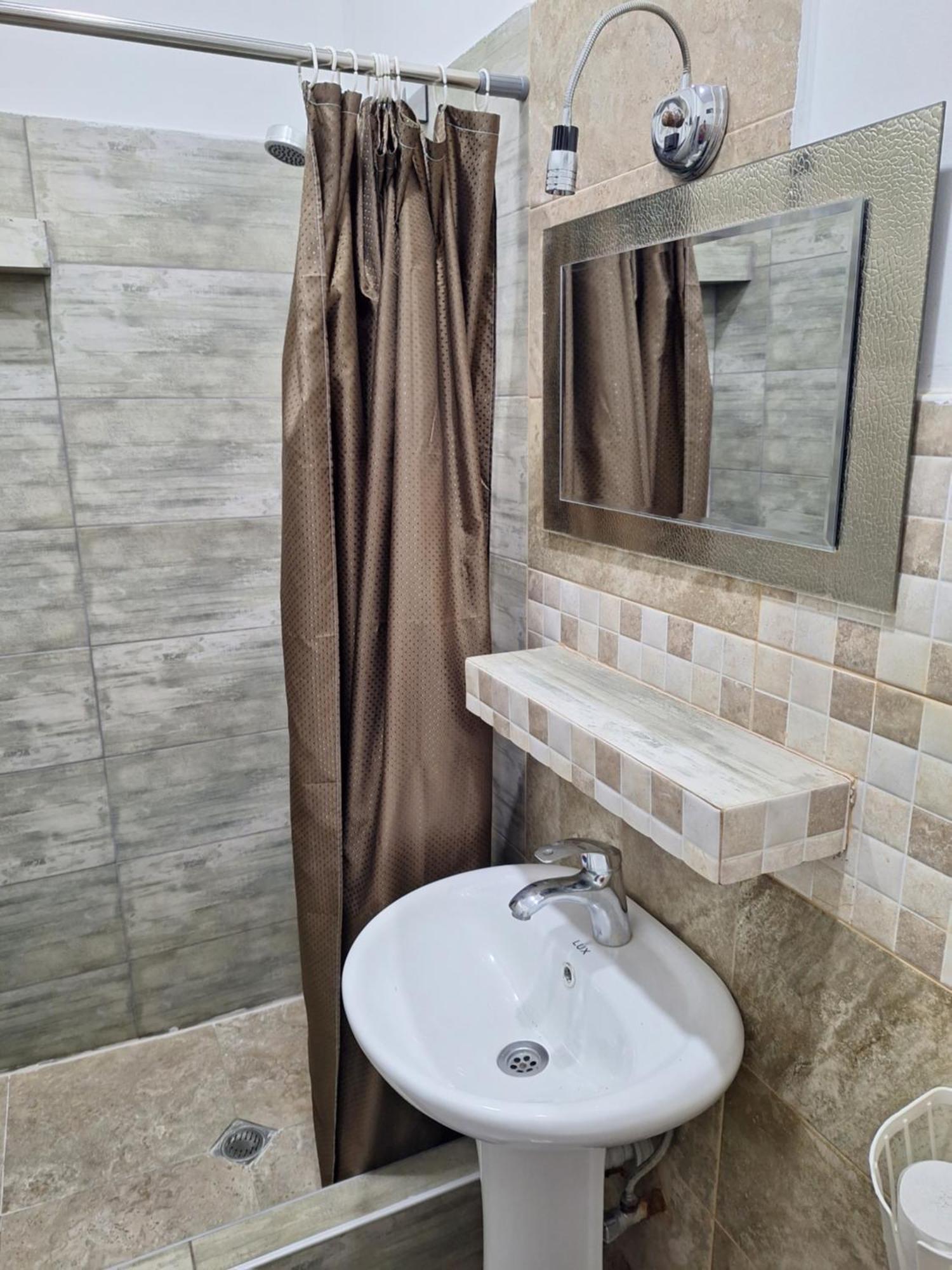 Guest House 15A كوتايسي المظهر الخارجي الصورة