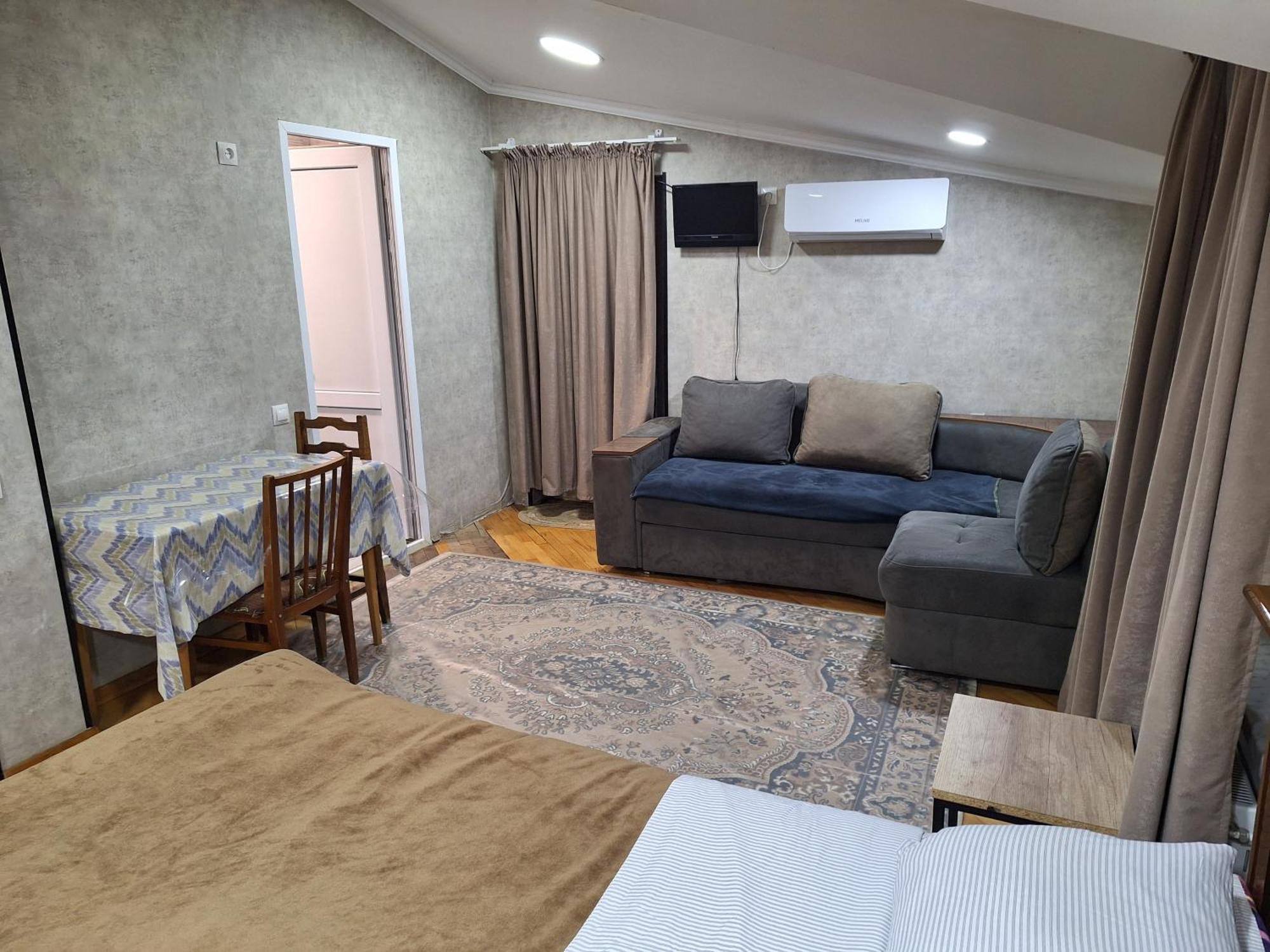Guest House 15A كوتايسي المظهر الخارجي الصورة